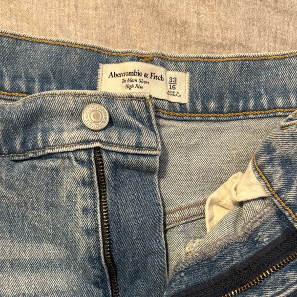 Abercrombie The Mom Short - high rise - Picture 4 of 6